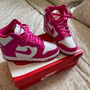 Nike Dunks